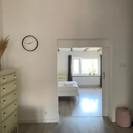 W Gdyni U Podnoza Kamiennej Gory *